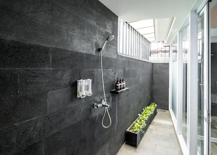 Aresty 3 Bedroom