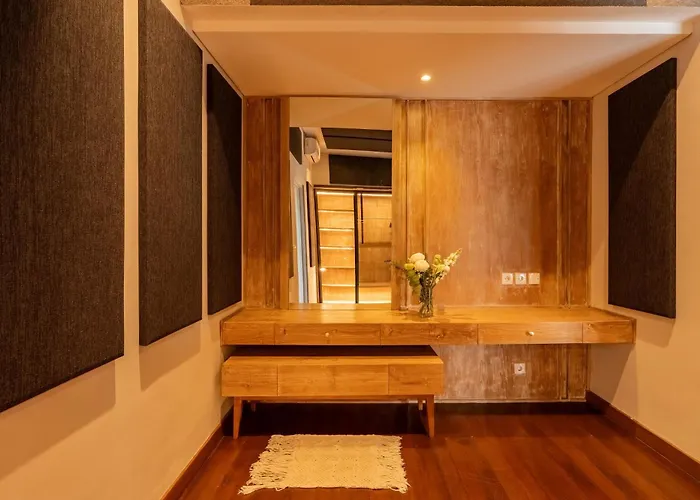 Aresty 3 Bedroom *